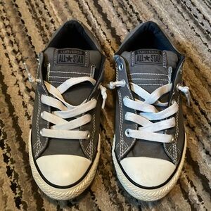 Kids converse. wore a couple of times. are the slip in style you don’t tie